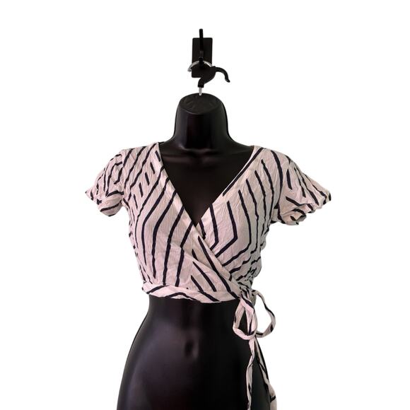 Billabong Women’s Small Petite Navy Striped Crop Top Tie Real Wrap Around - Picture 1 of 5